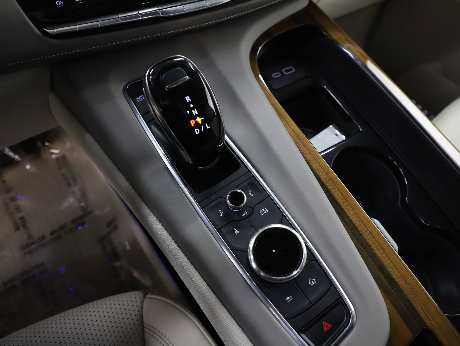 Used 2024 Cadillac Escalade ESV Sport Platinum w/ LPO, ONYX Package image 23