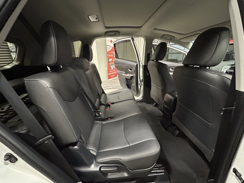 Used 2016 Toyota Prius V Five image 44