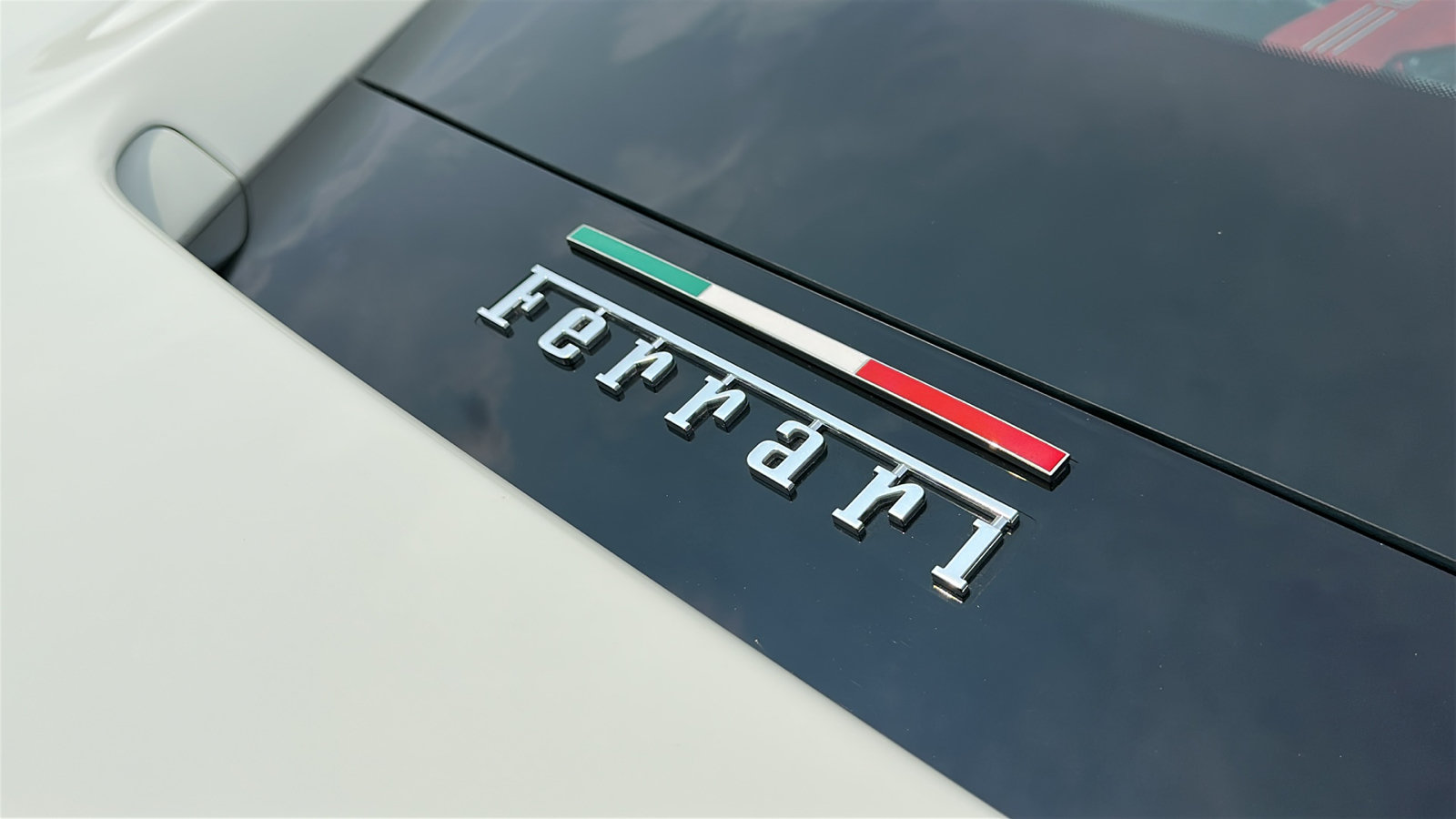 Used 2017 Ferrari 488 GTB RWD image 18