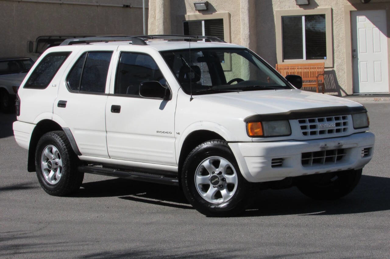 Used 1999 Isuzu Rodeo LS image 1