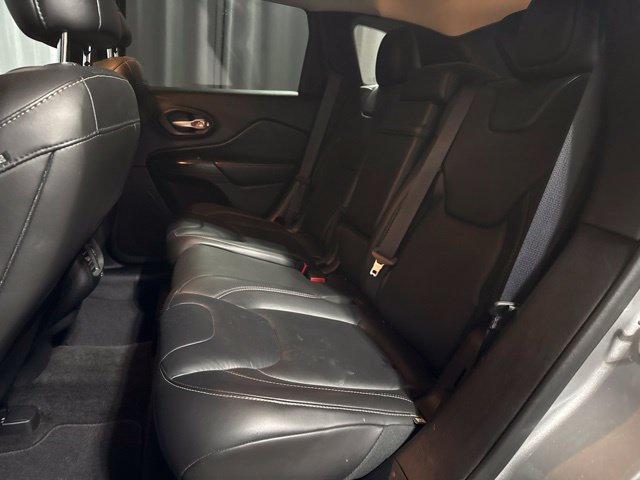 Used 2015 Jeep Cherokee Limited AWD/4WD image 28