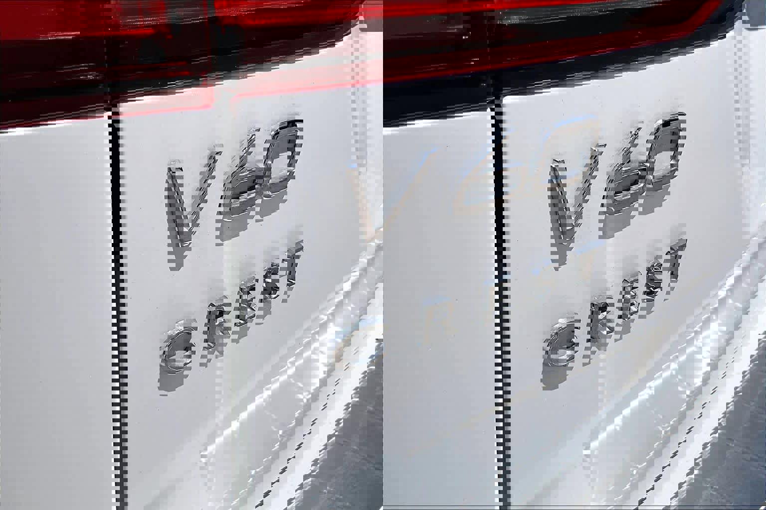 Used 2023 Volvo V60 B5 Cross Country Ultimate w/ Climate Package image 31