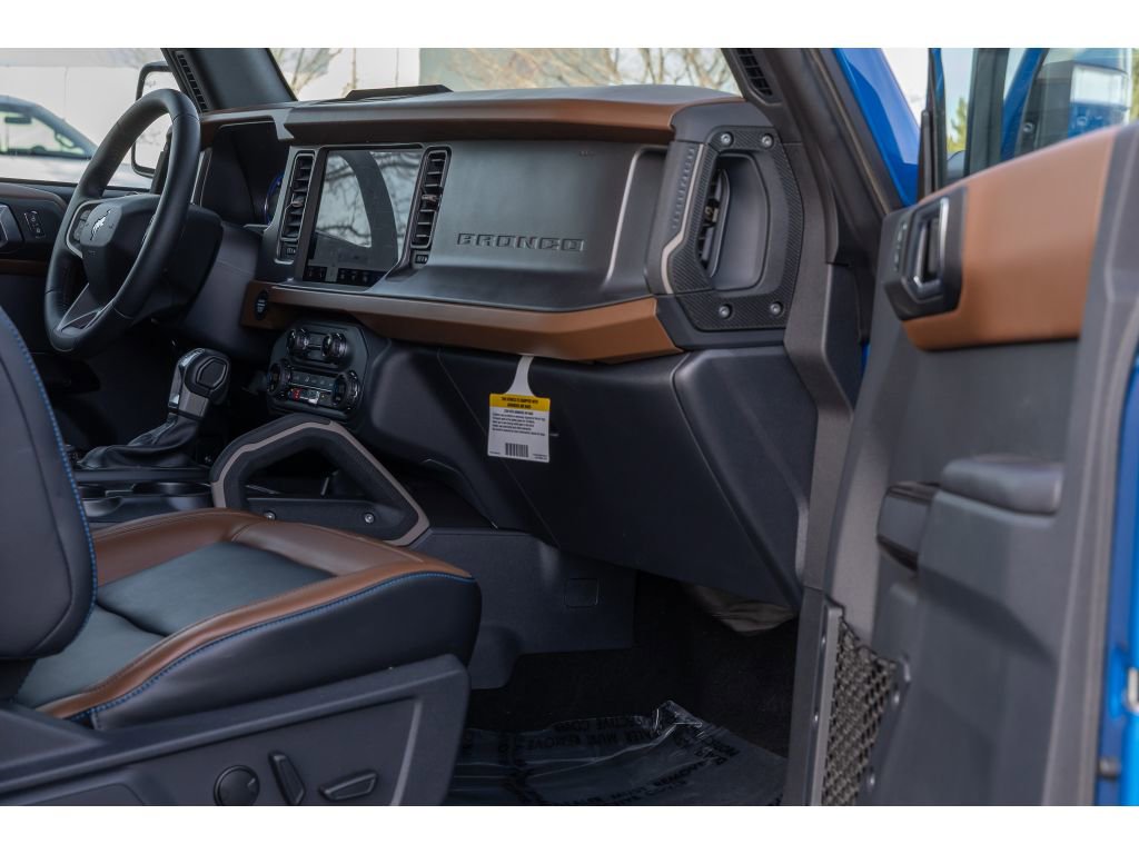 Used 2024 Ford Bronco Outer Banks image 10