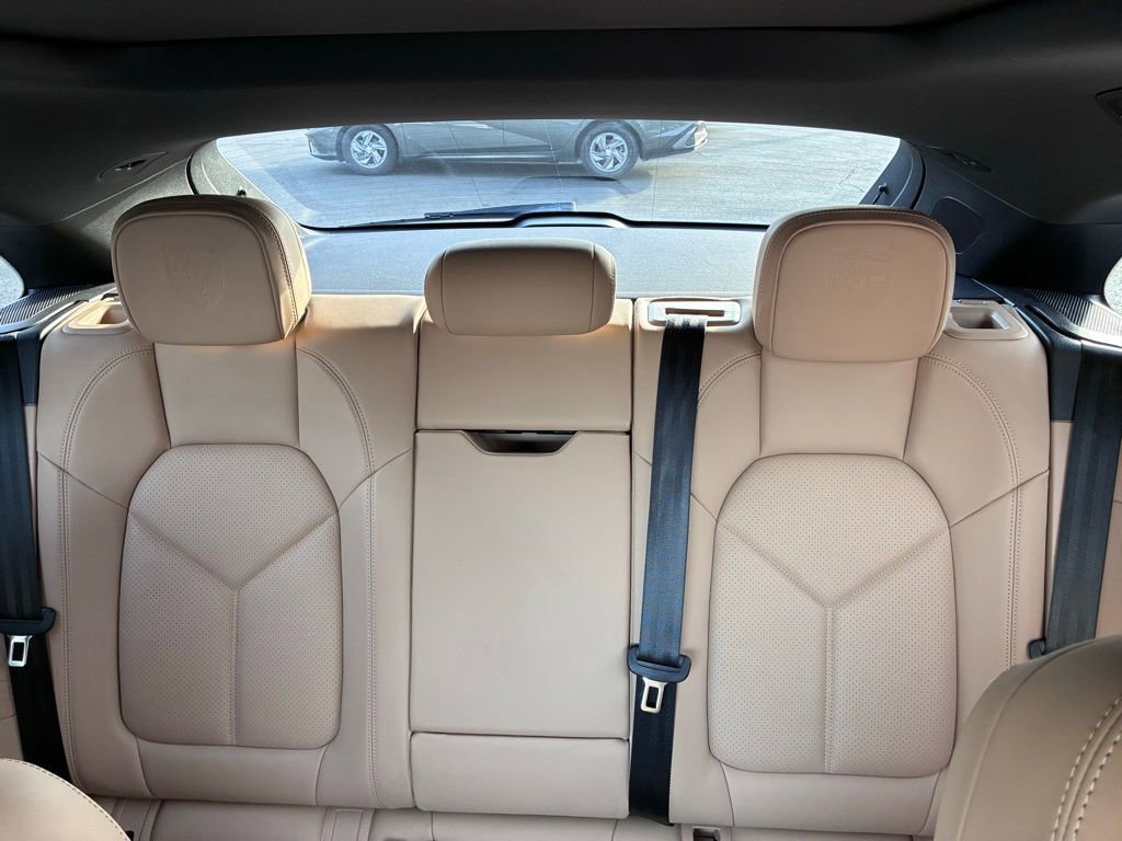Used 2023 Porsche Macan S AWD/4WD image 18