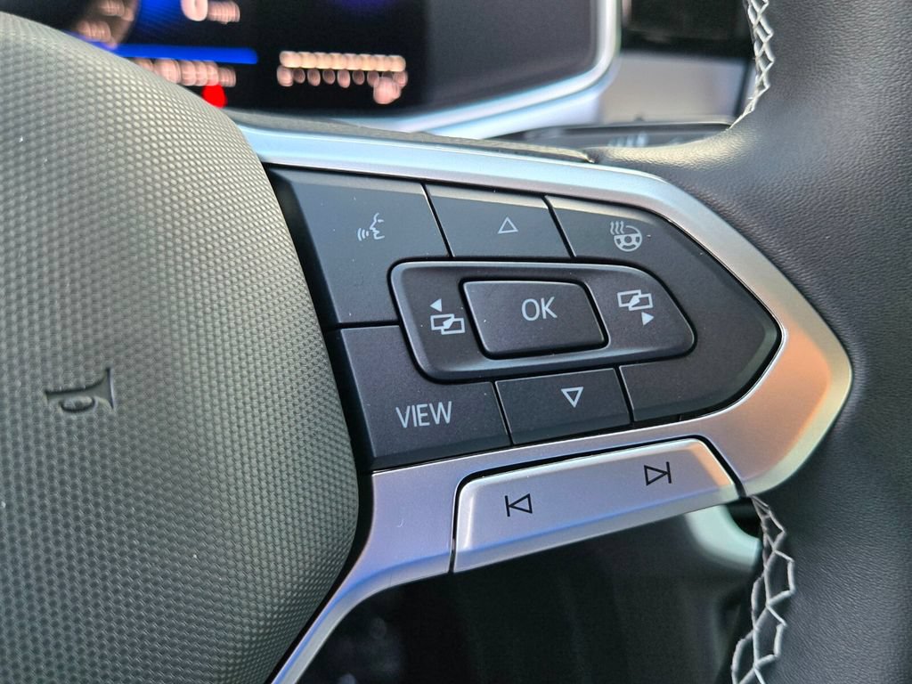 New 2026 Volkswagen Taos SE FWD image 10