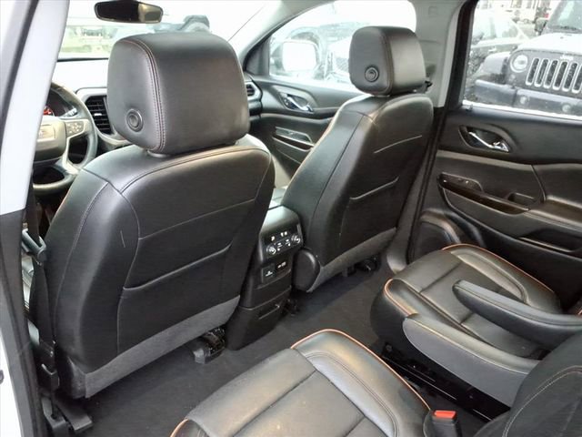 Used 2023 GMC Acadia AT4 w/ Technology Package image 17