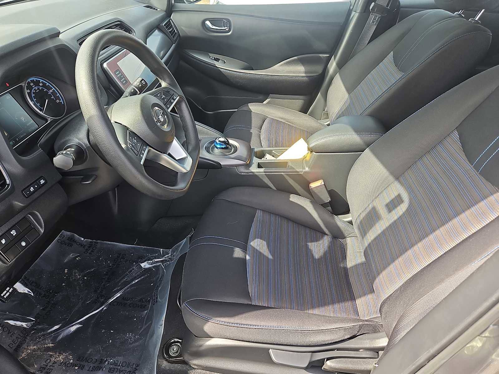 Used 2022 Nissan Leaf S image 27