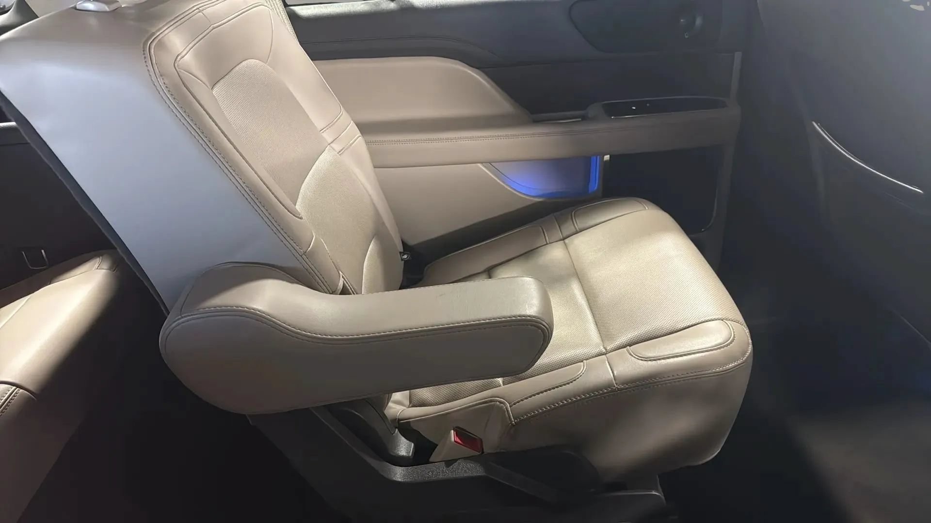 Used 2022 Lincoln Navigator 4WD image 35