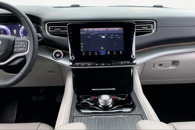 Used 2024 Jeep Wagoneer L Series II w/ Flexible Seating Group image 9