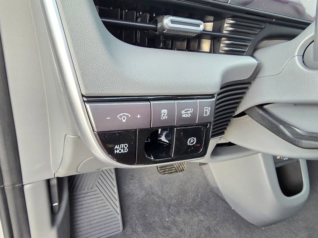 New 2026 Hyundai Ioniq 5 SEL image 18