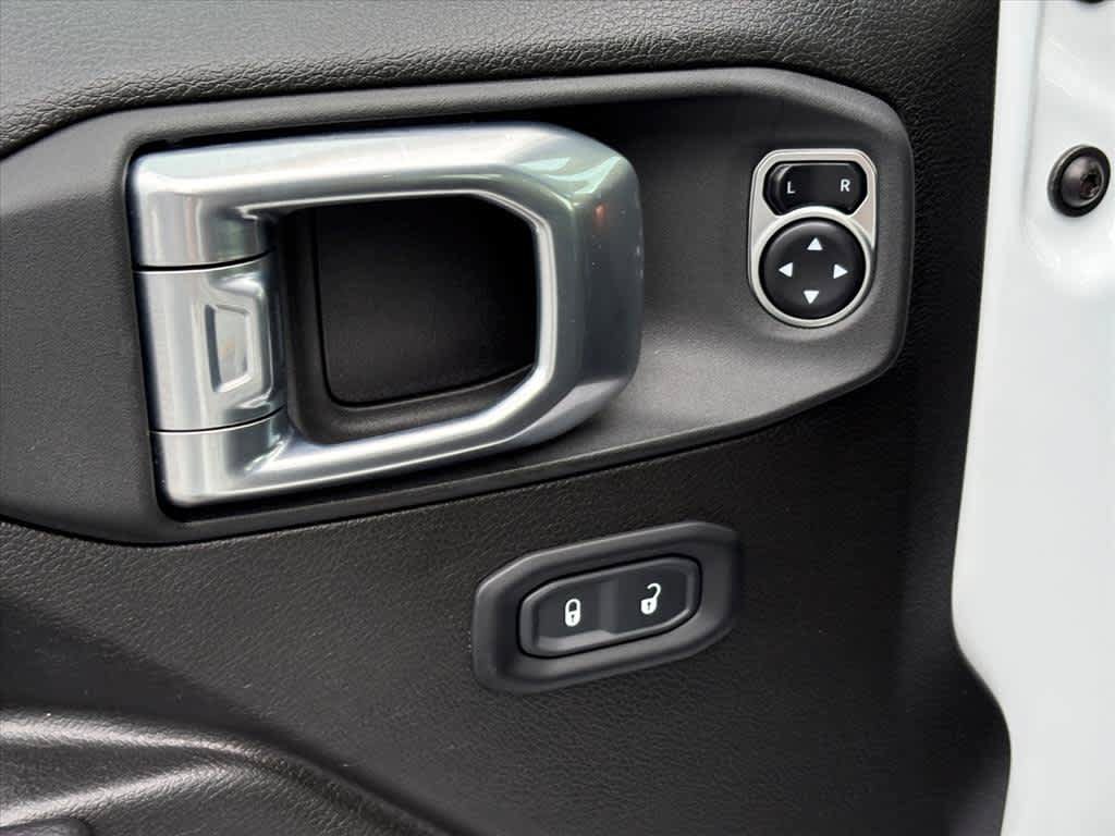 Used 2024 Jeep Gladiator Mojave w/ Technology Group AWD/4WD image 22