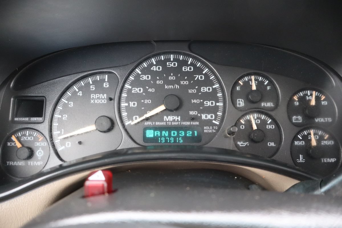 Used 2002 Chevrolet Suburban 2500 LT AWD/4WD image 35