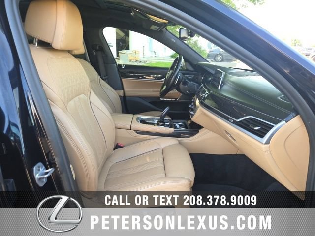 Used 2018 BMW 750i RWD image 14