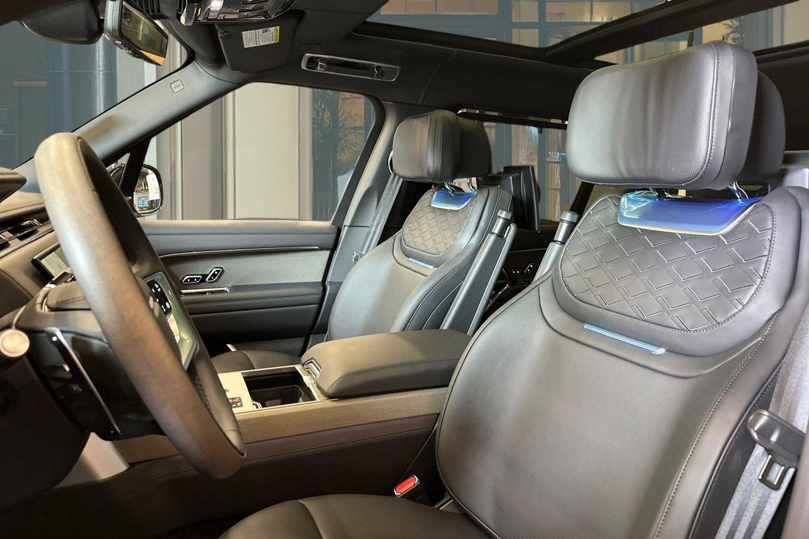 New 2026 Land Rover Range Rover SV AWD/4WD image 5
