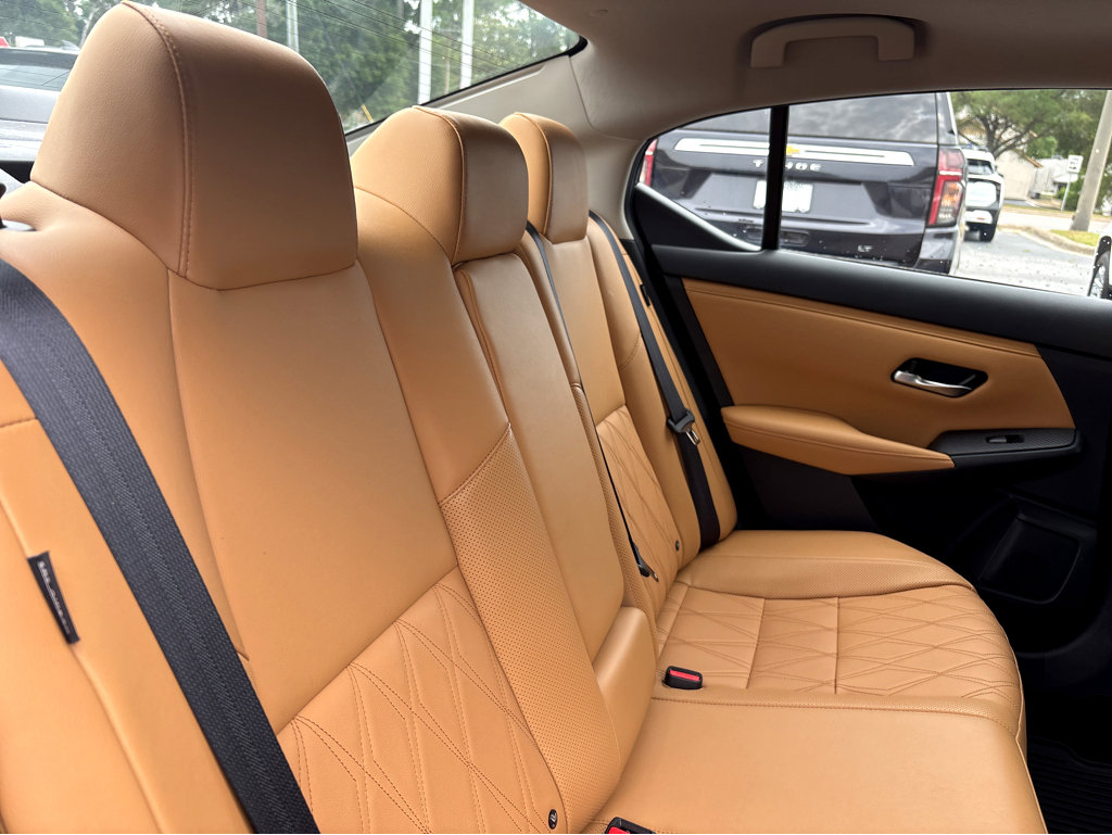 Used 2023 Nissan Sentra SV w/ SV Premium Package FWD image 14