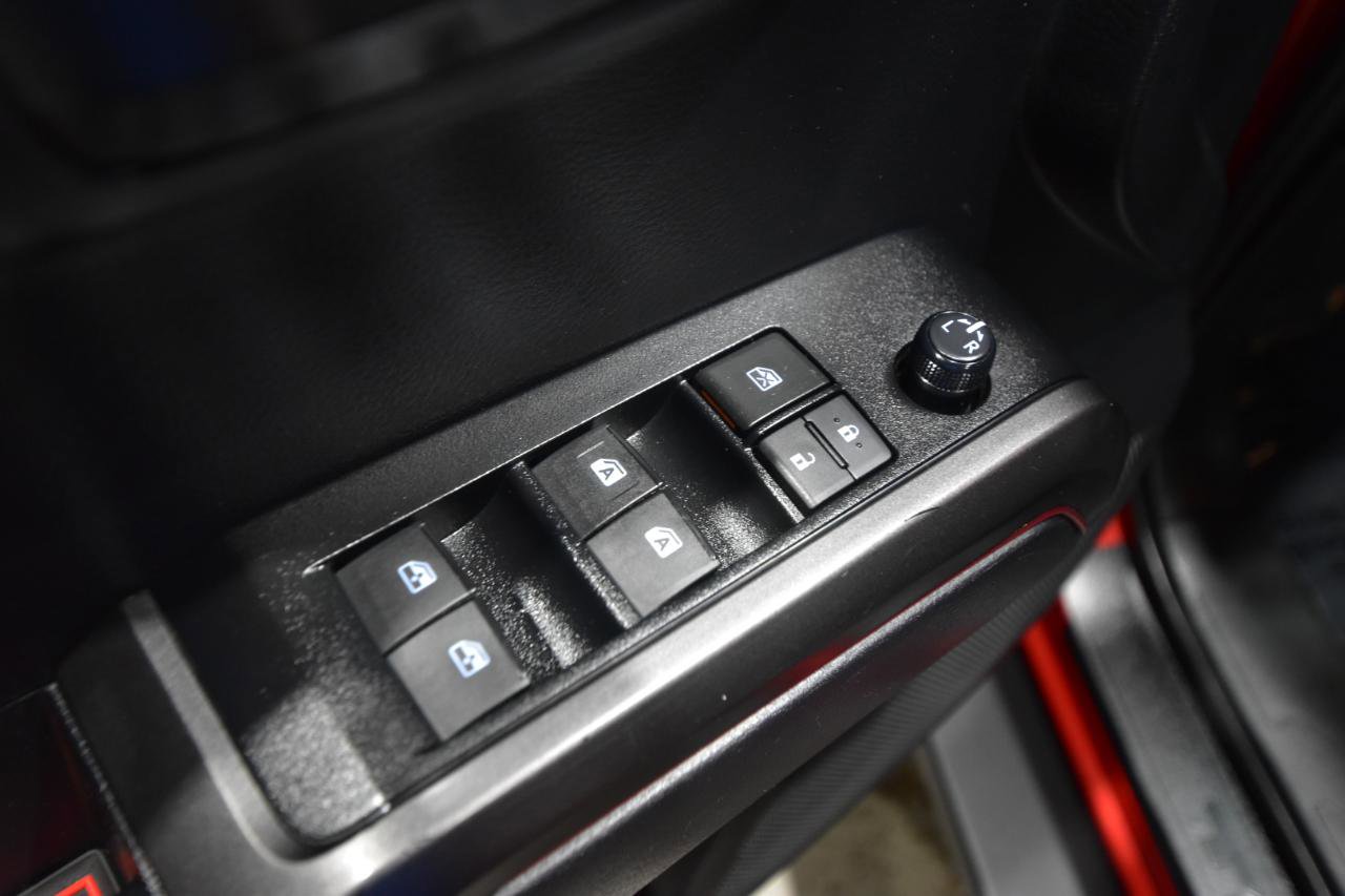 Used 2020 Toyota Tacoma TRD Off-Road w/ Technology Package AWD/4WD image 13