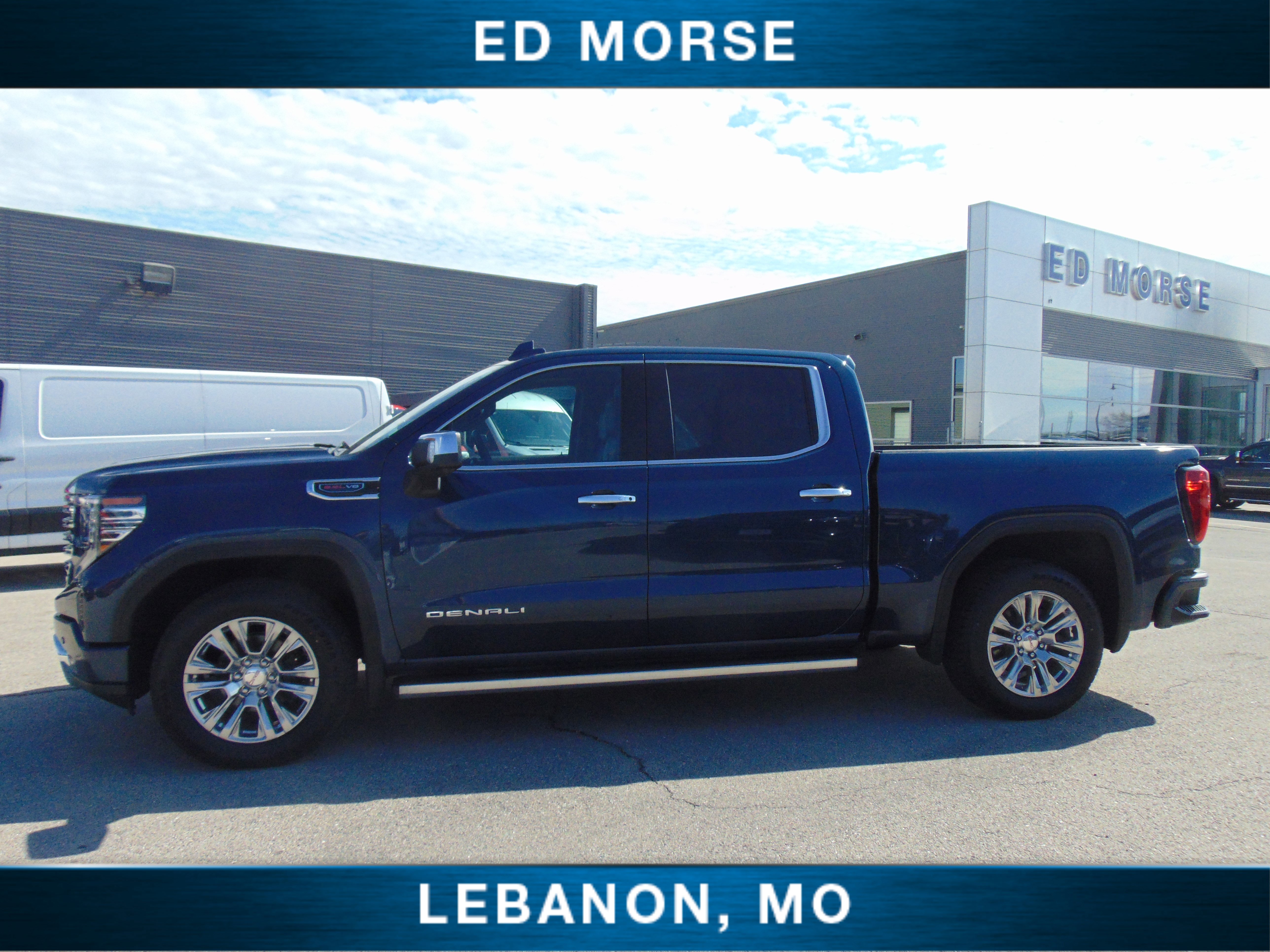 Used 2023 GMC Sierra 1500 Denali w/ Technology Package AWD/4WD image 2