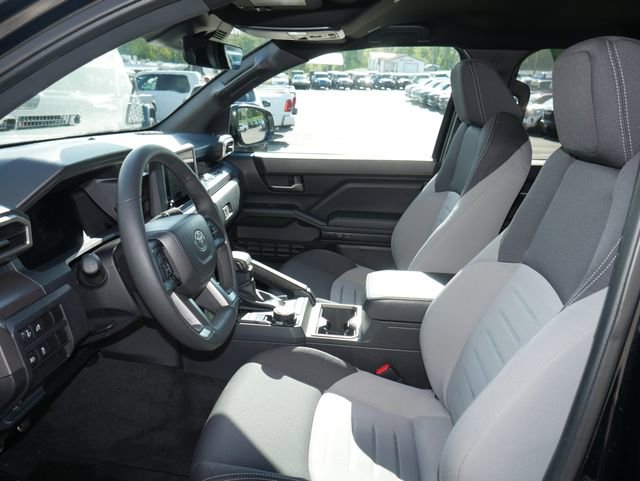 Used 2025 Toyota Tacoma TRD Sport AWD/4WD image 2