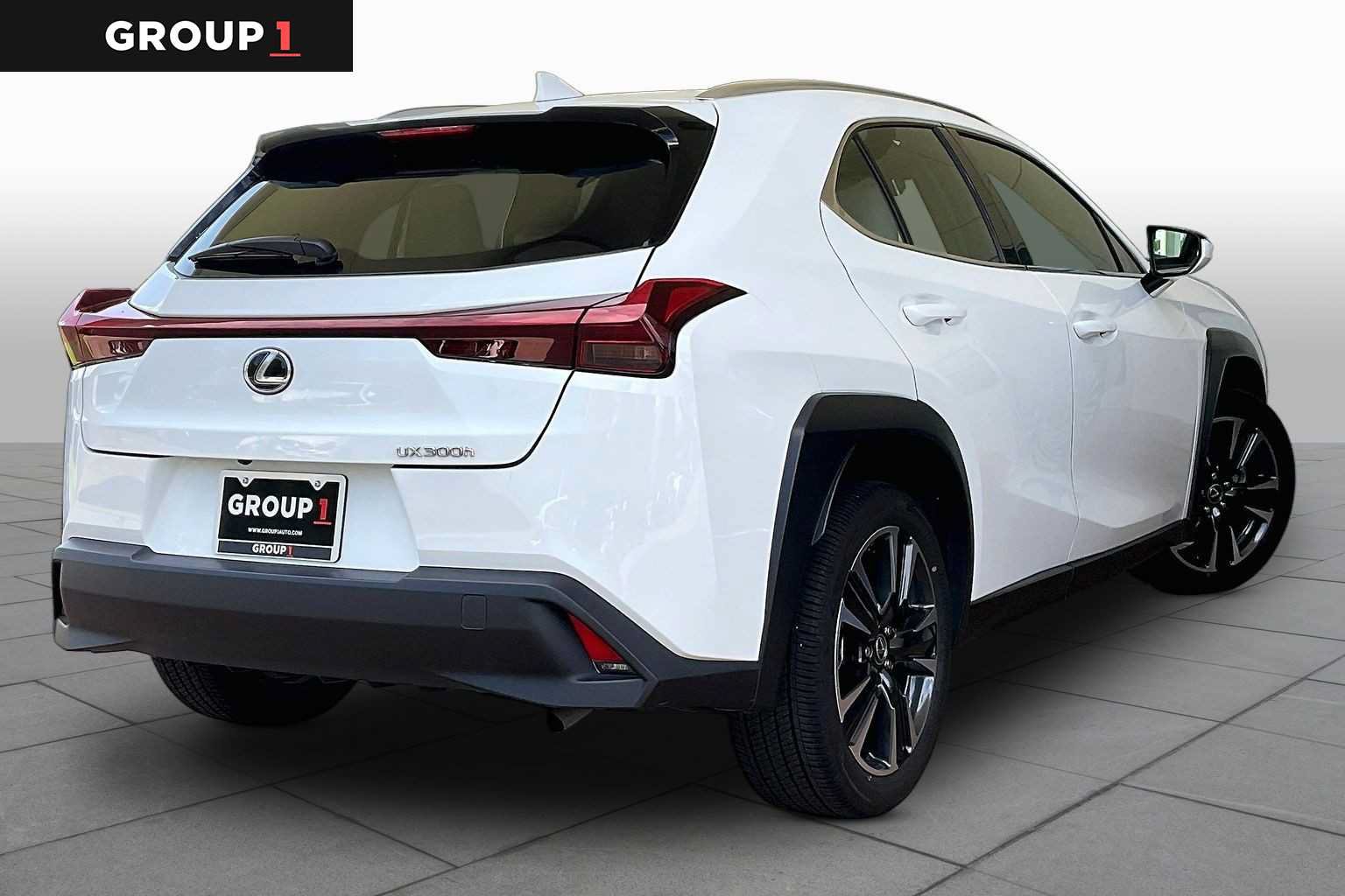 Certified 2026 Lexus UX 300h FWD image 11
