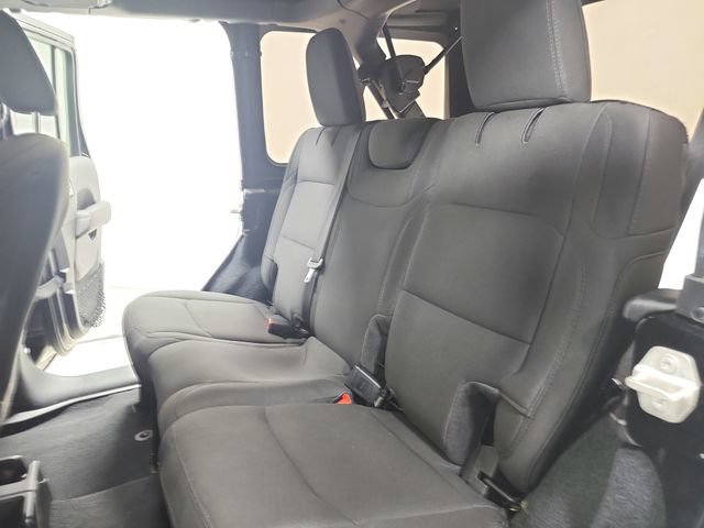 Used 2023 Jeep Wrangler Unlimited Sahara w/ Cold Weather Group AWD/4WD image 36