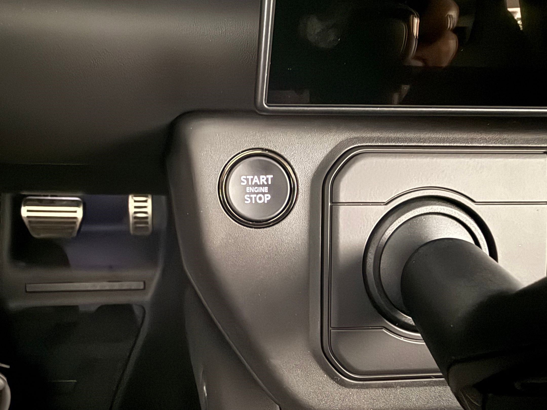 New 2026 Land Rover Defender 110 OCTA AWD/4WD image 25