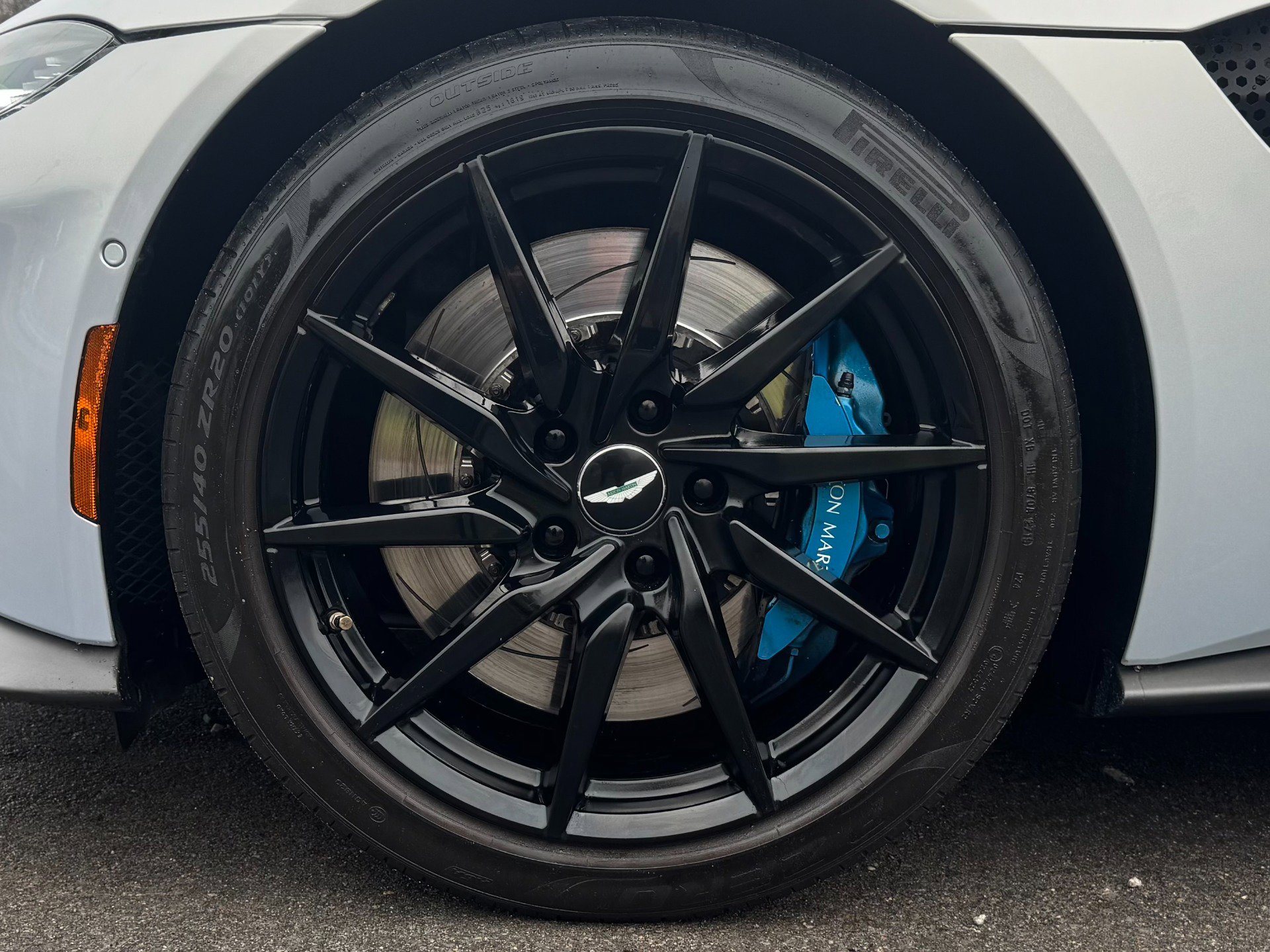 Used 2020 Aston Martin V8 Vantage Coupe image 49