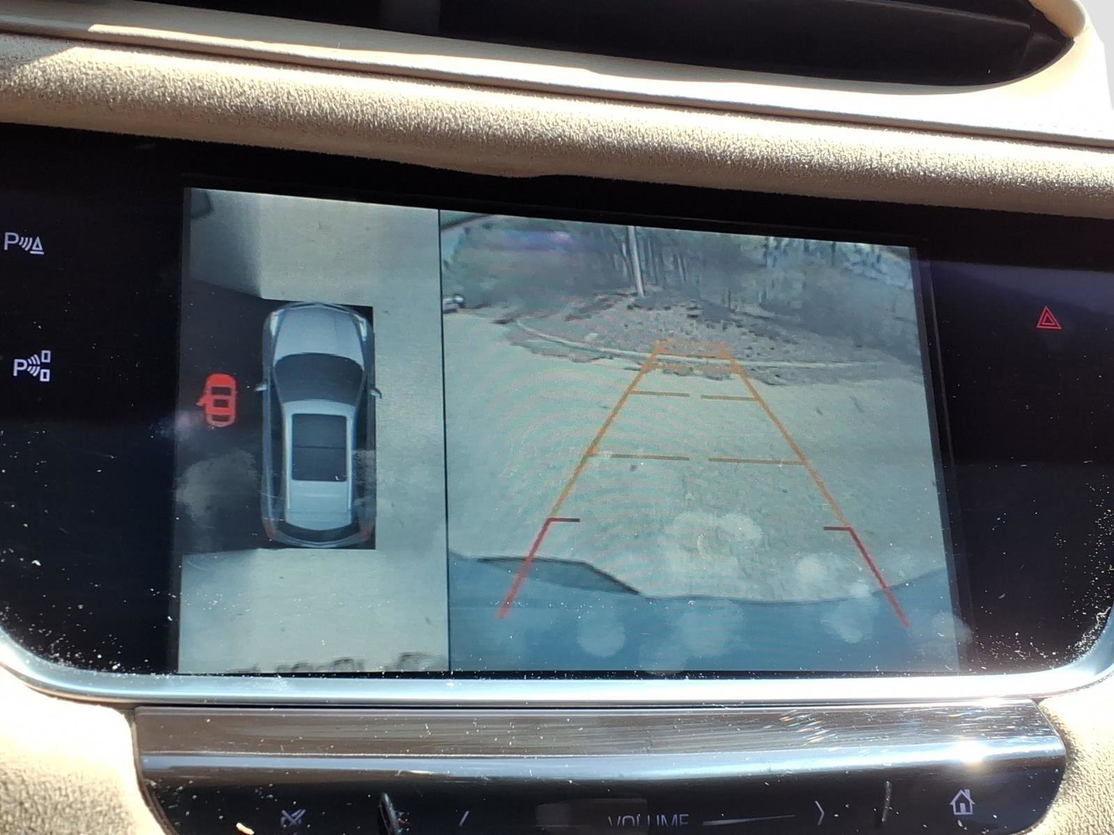 Used 2017 Cadillac XT5 Platinum w/ Driver Assist Package image 23