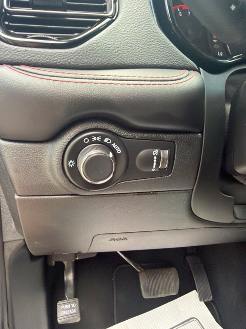Used 2025 Dodge Durango GT AWD/4WD image 24