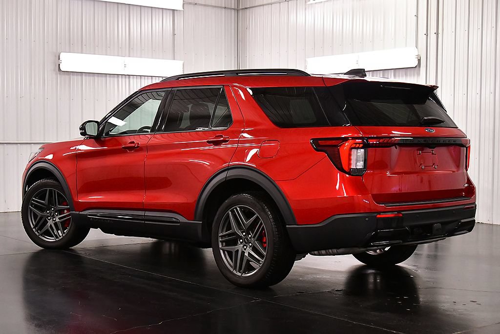 Used 2025 Ford Explorer ST-Line w/ Premium Package AWD/4WD image 5