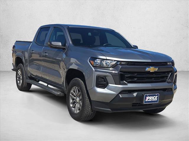 Used 2025 Chevrolet Colorado LT RWD image 3