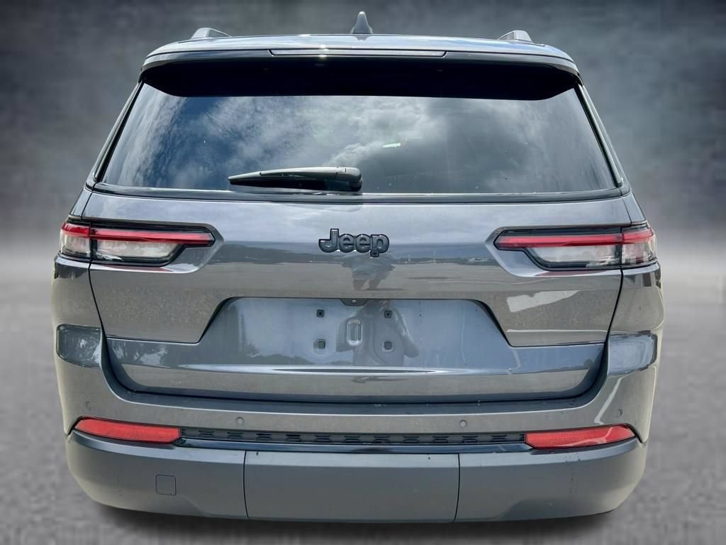 Used 2025 Jeep Grand Cherokee L Altitude RWD image 7