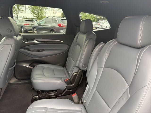 Used 2022 Buick Enclave Premium AWD/4WD image 28