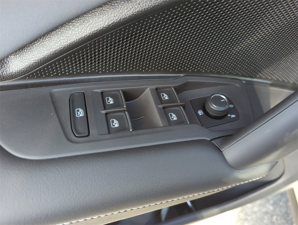 New 2026 Volkswagen Tiguan SE R-Line image 31