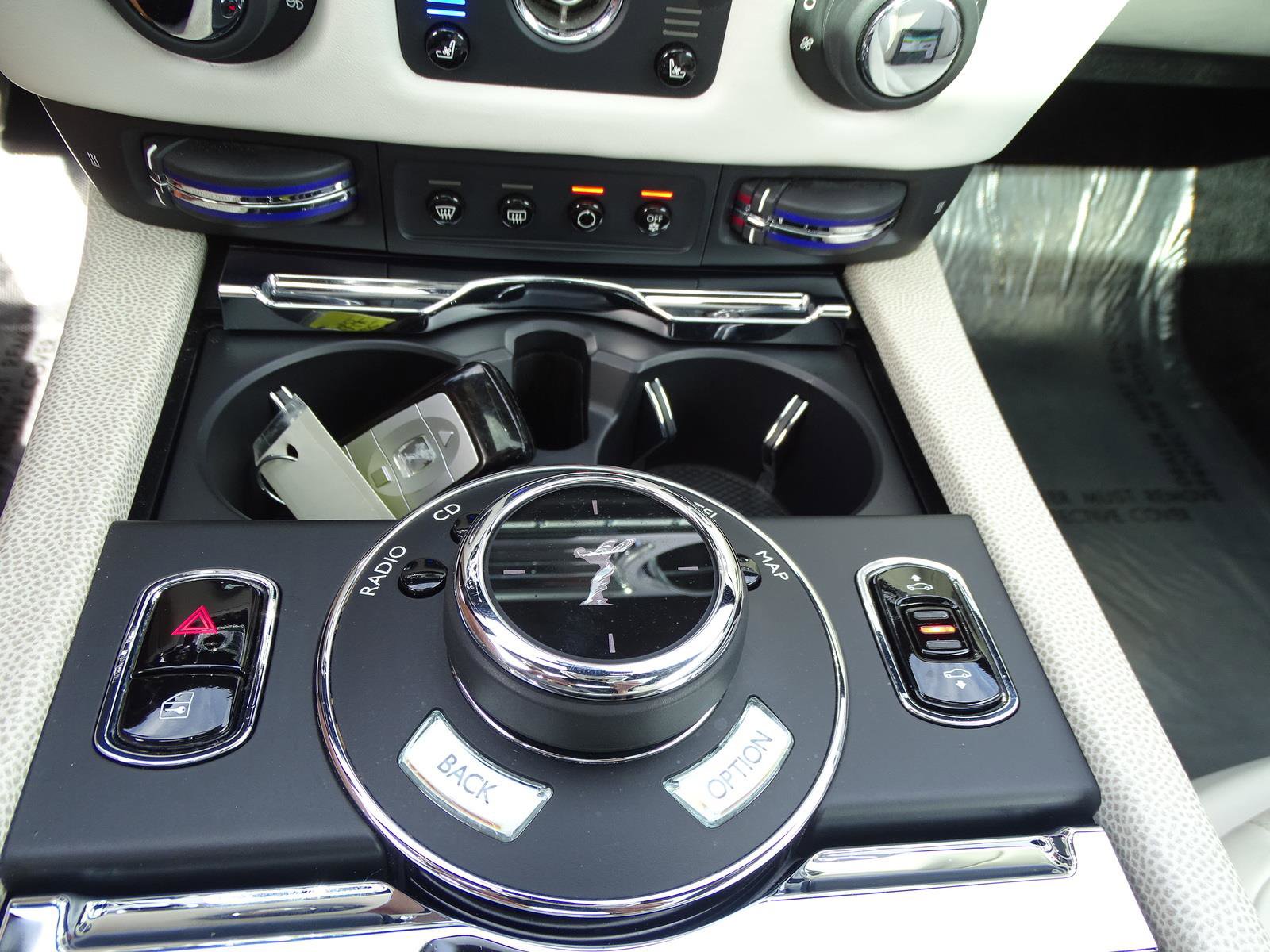 Used 2015 Rolls-Royce Wraith RWD image 28