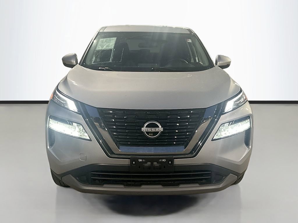 Used 2022 Nissan Rogue SV AWD/4WD image 2