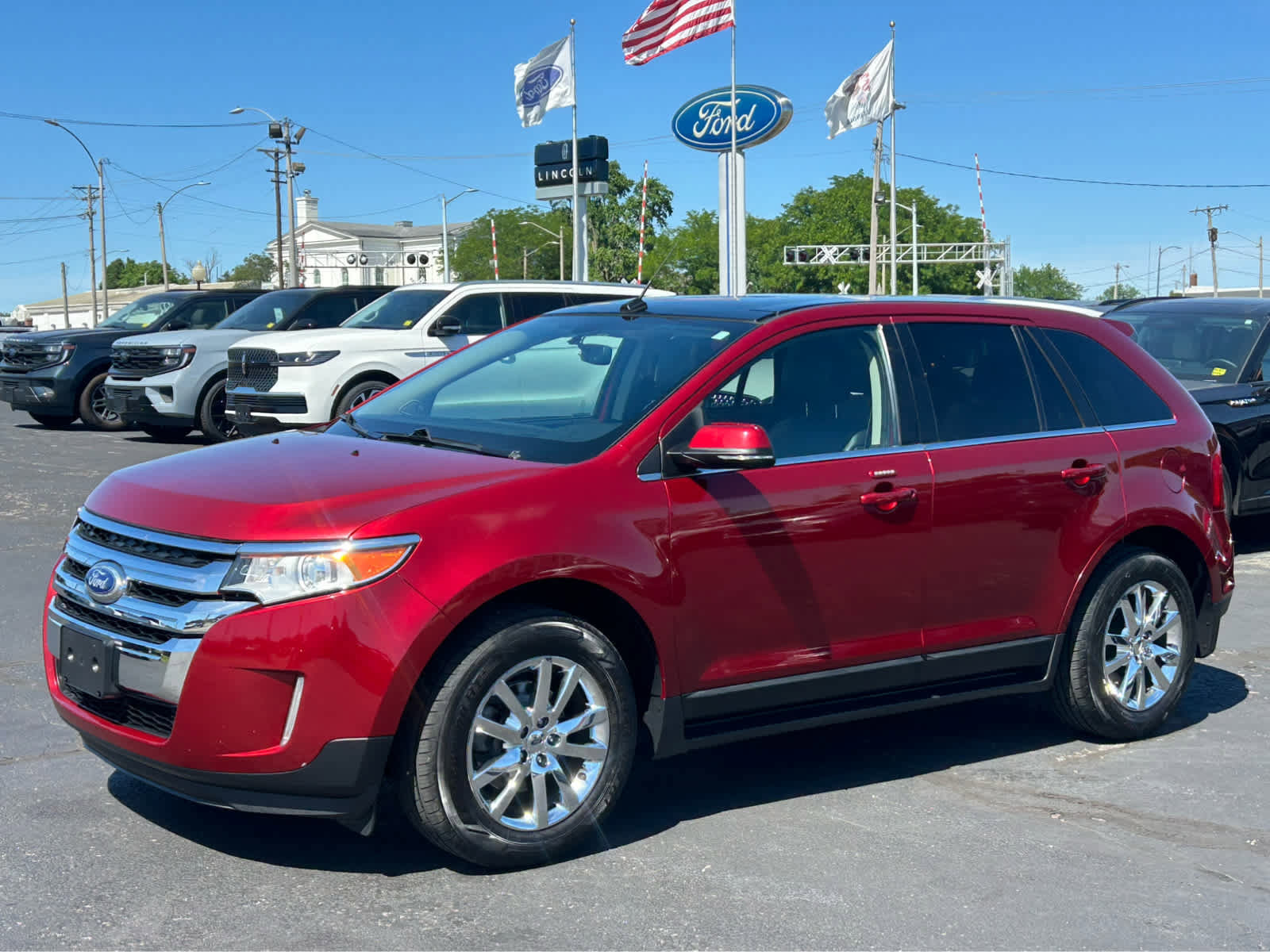 Used 2014 Ford Edge Limited w/ Equipment Group 301A FWD image 2