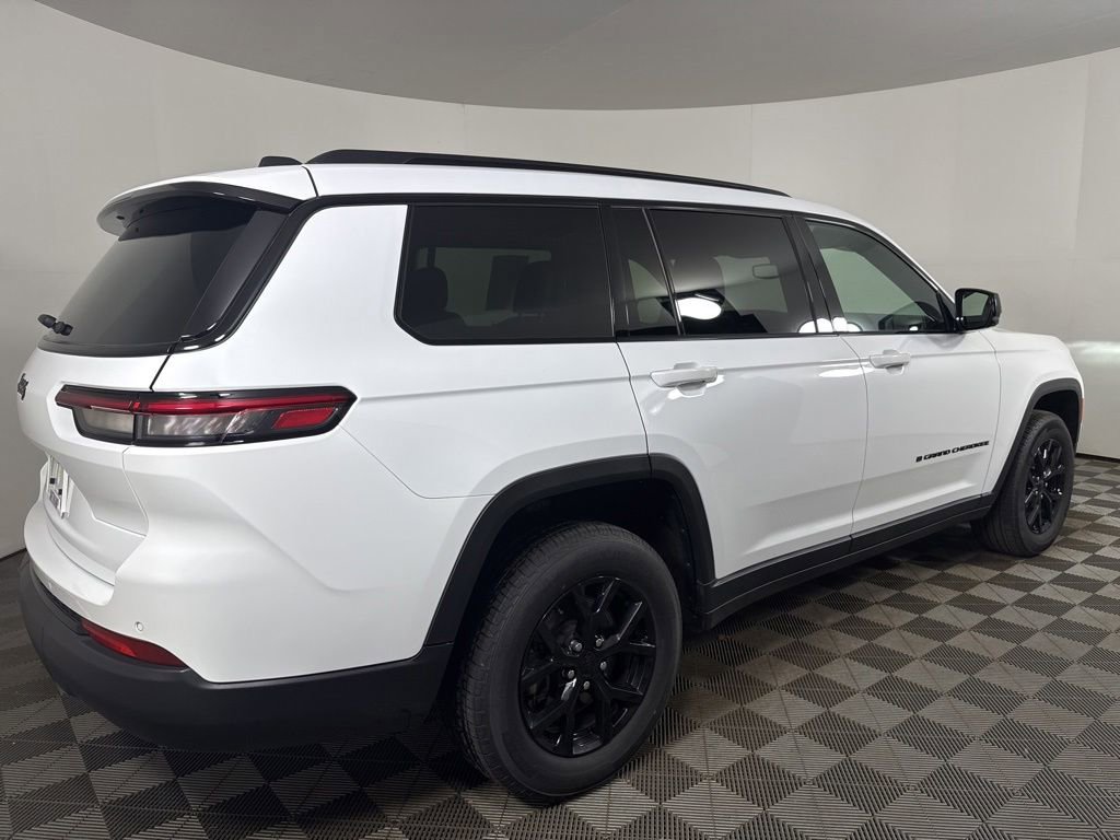 Used 2024 Jeep Grand Cherokee L Laredo AWD/4WD image 7