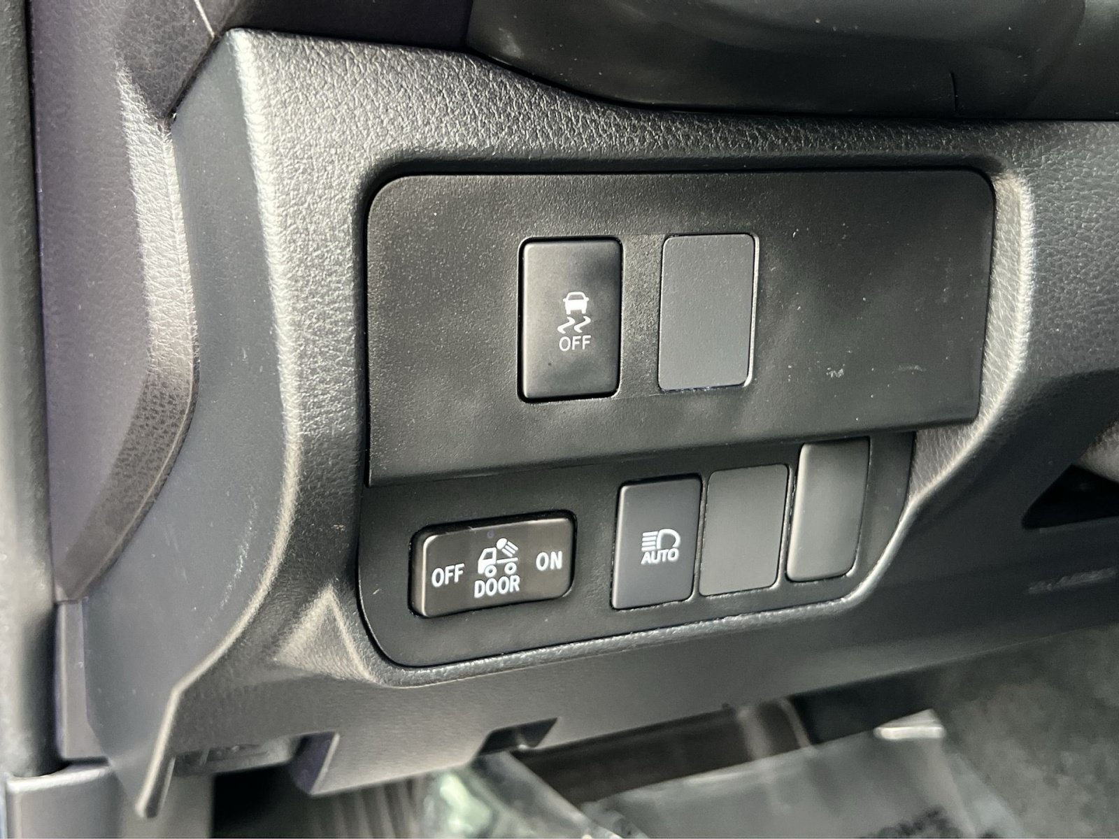 Used 2023 Toyota Tacoma SR AWD/4WD image 30