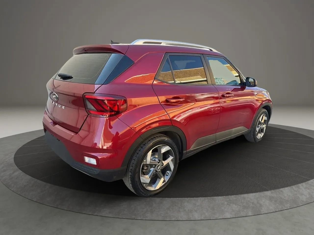 Used 2024 Hyundai Venue SEL image 5