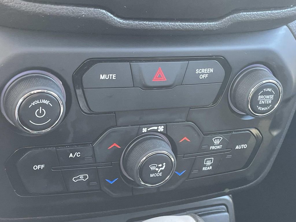 Used 2020 Jeep Renegade Altitude image 21