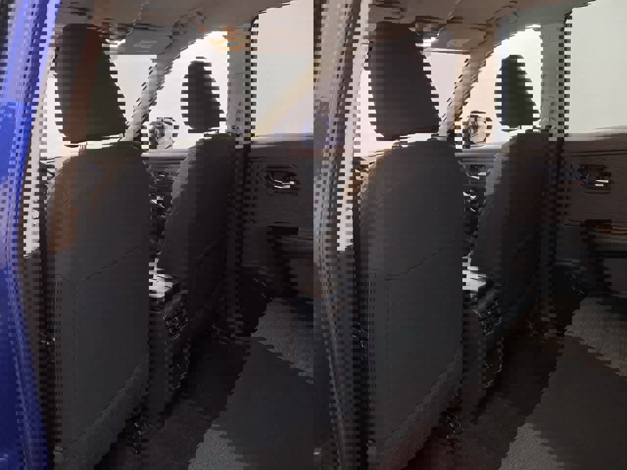 Used 2023 Nissan Rogue SV image 15