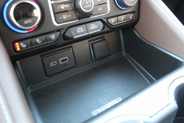 Used 2024 Chevrolet Tahoe High Country image 25