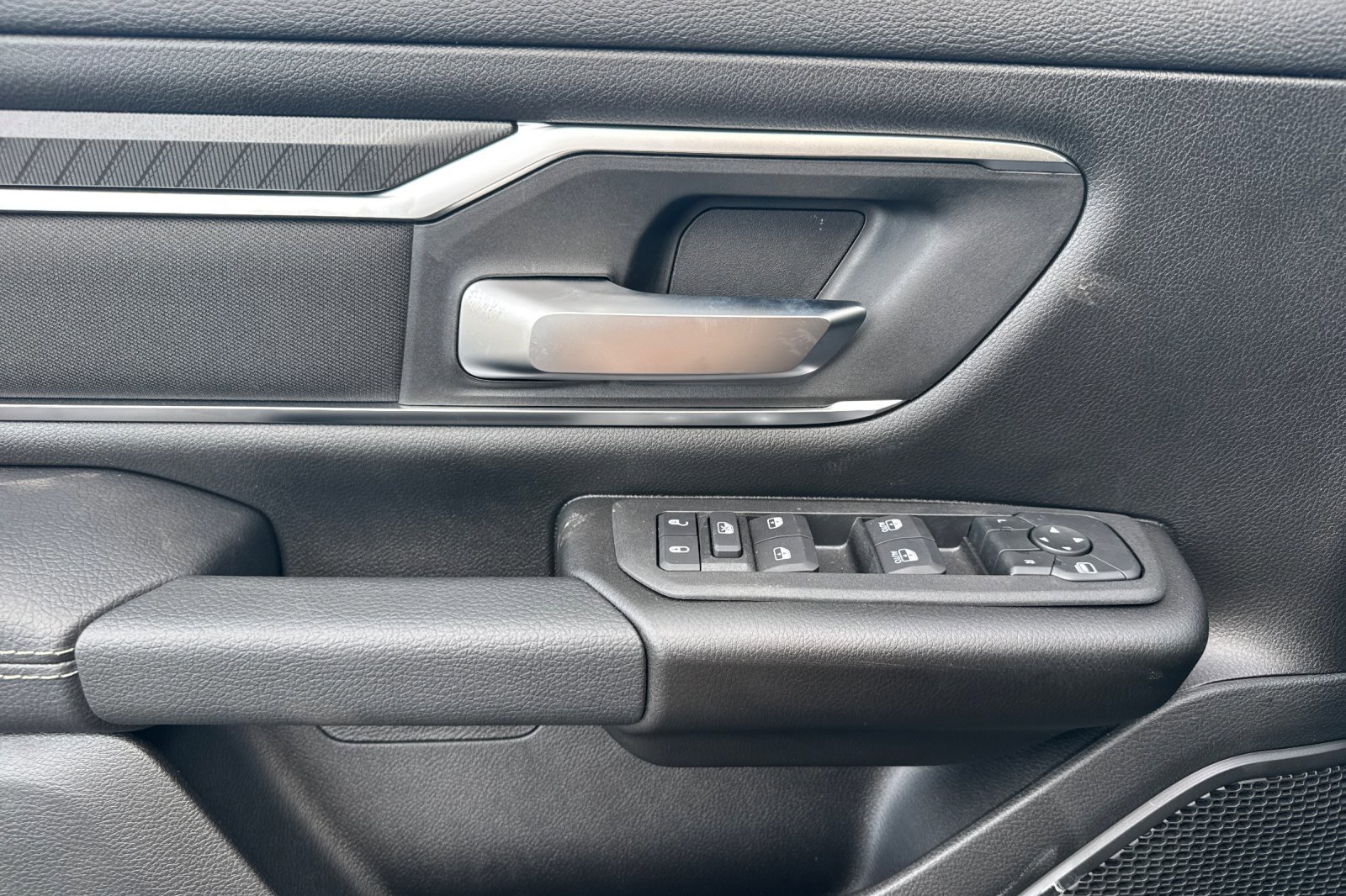 New 2026 RAM 1500 4x4 Crew Cab image 10