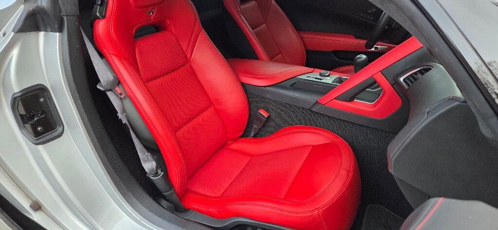 Used 2015 Chevrolet Corvette Z06 w/ 3LZ Preferred Equipment Group image 30