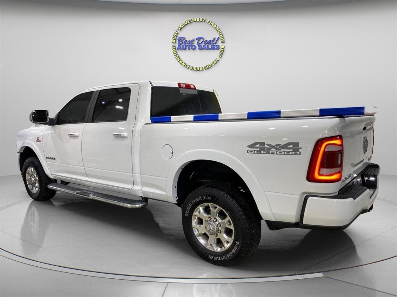 Used 2022 RAM 2500 Laramie AWD/4WD image 3