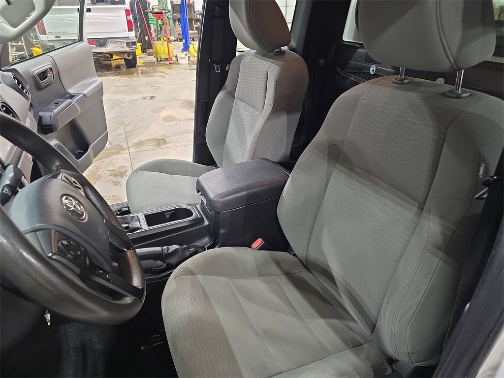 Used 2018 Toyota Tacoma SR image 12