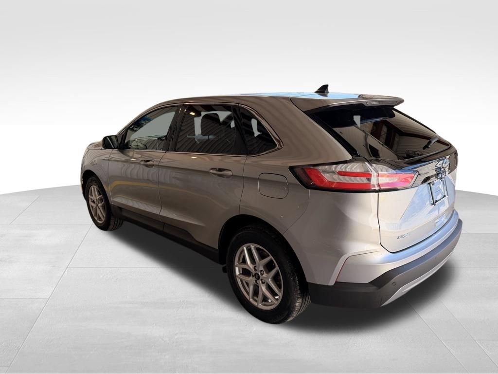 Used 2024 Ford Edge SEL image 3