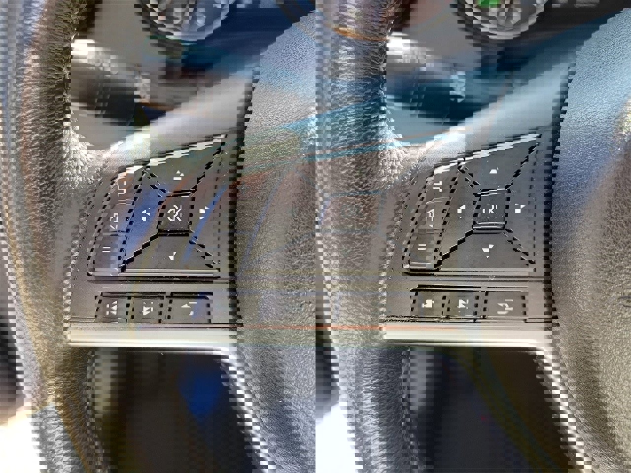 Used 2017 Nissan Rogue SL image 20