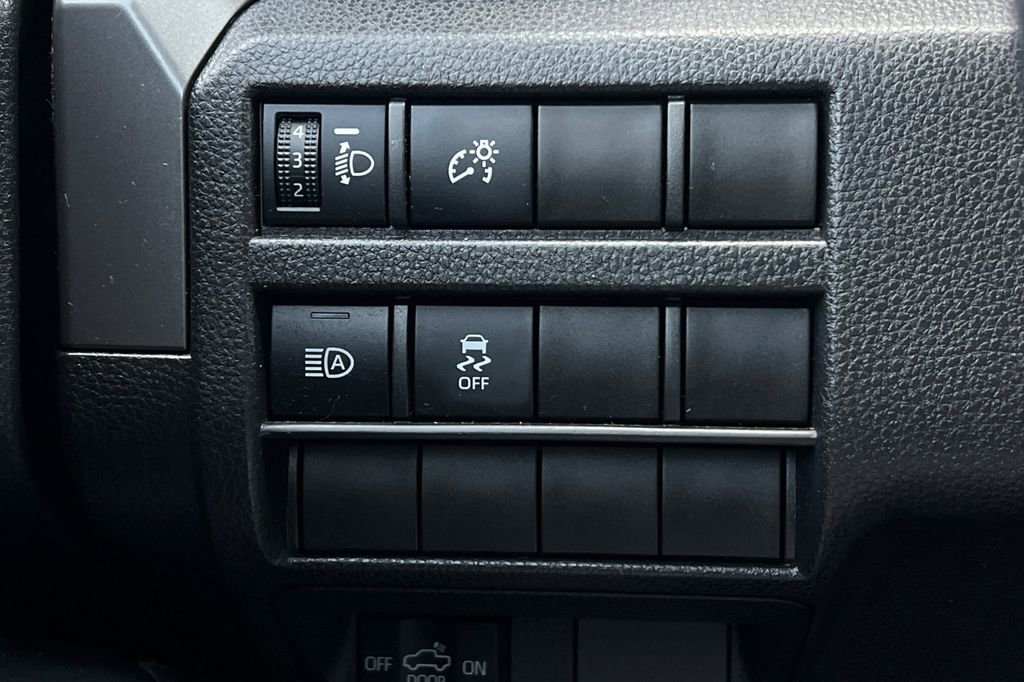Used 2024 Toyota Tacoma SR5 AWD/4WD image 29