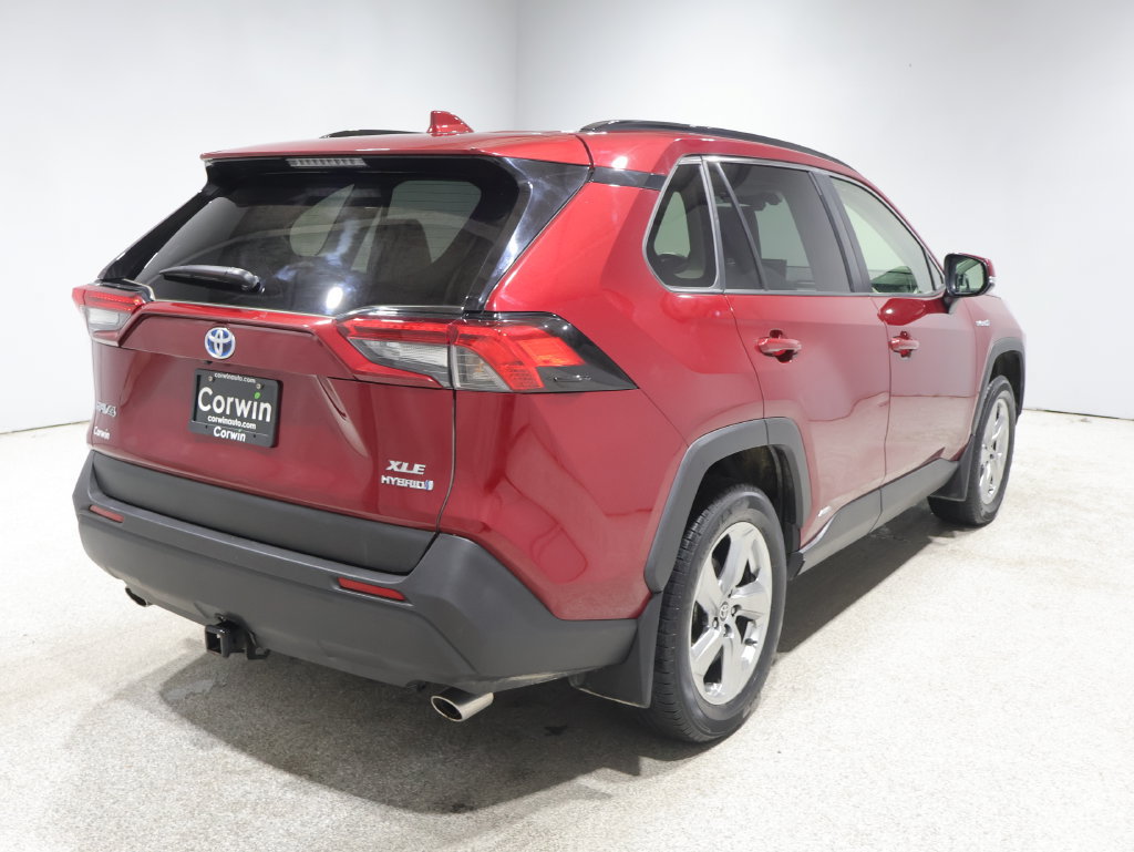 Used 2021 Toyota RAV4 XLE Premium AWD/4WD image 2